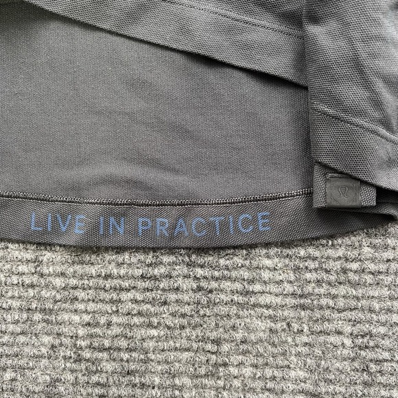 Lululemon Tech Pique Polo Shirt Mens Medium Live In Practice Gray Golf Vents - Picture 3 of 4